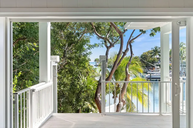 $2,250,000 | 201 Harbor Drive, Islamorada, FL 33036