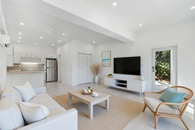 $2,250,000 | 201 Harbor Drive, Islamorada, FL 33036