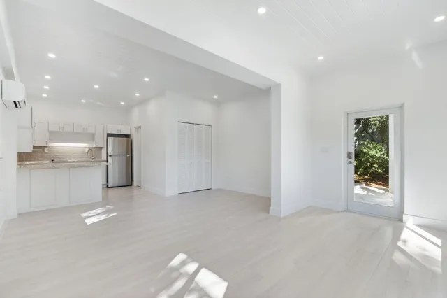 $2,250,000 | 201 Harbor Drive, Islamorada, FL 33036