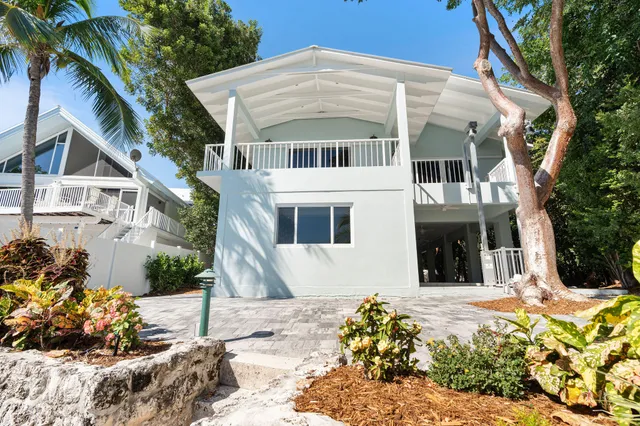 $2,250,000 | 201 Harbor Drive, Islamorada, FL 33036