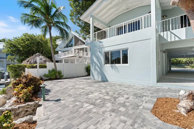 $2,250,000 | 201 Harbor Drive, Islamorada, FL 33036