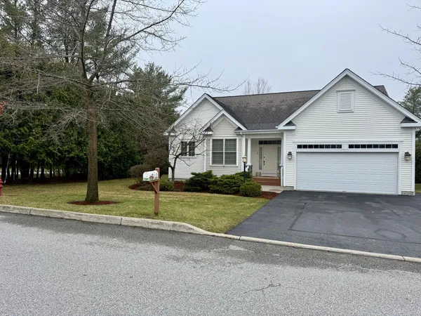 $715,000 | 15 Upswept Lane, South Burlington, VT 05403