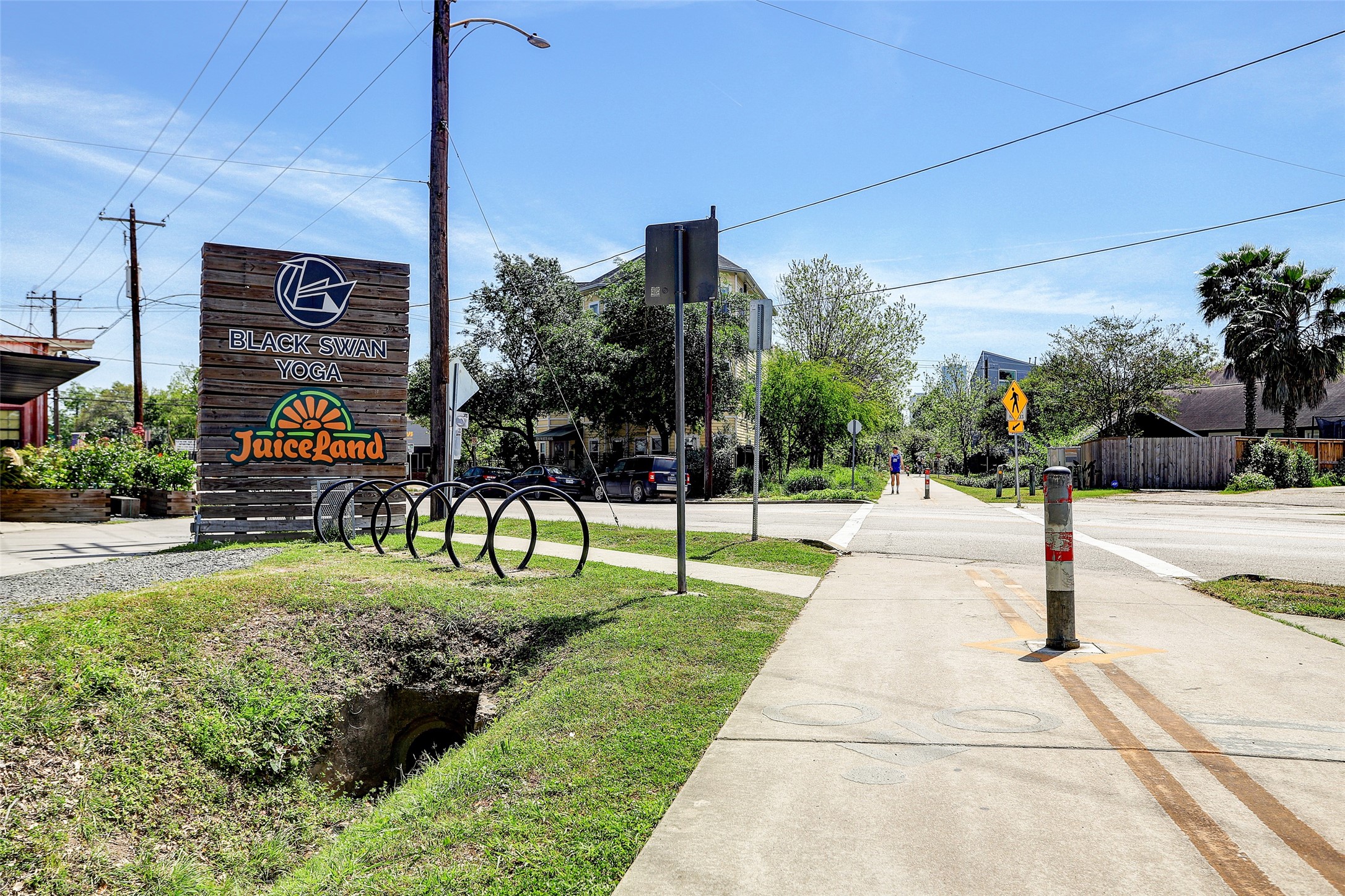 1110 West 25th Street Houston, TX 77008 - Photo 28 of 40 One of the most coveted lifestyle perks of living at 1110 W 25th Street is its close proximity to the Heights Hike and Bike Trail—a scenic, tree-lined corridor that defines the active, outdoor spirit of the Heights. Living near the Heights Hike and Bike Trail means wellness is built into your routine. You can step outside and instantly connect to one of Houston’s most beloved outdoor amenities—linking you to parks, restaurants, and other Heights hotspots along the way.