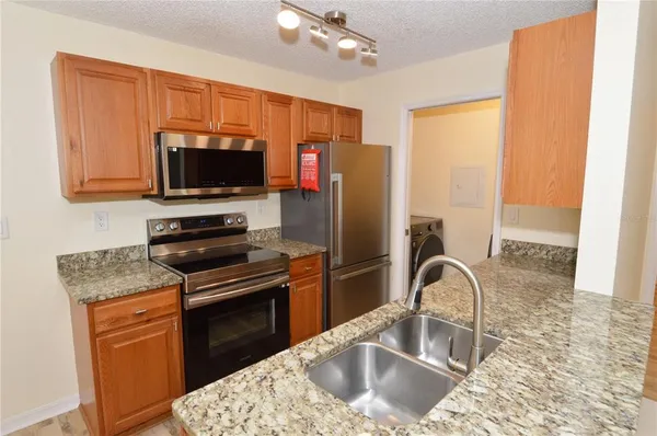 $1,875 | 10265 Gandy Boulevard North, Unit 1010, St. Petersburg, FL 33702
