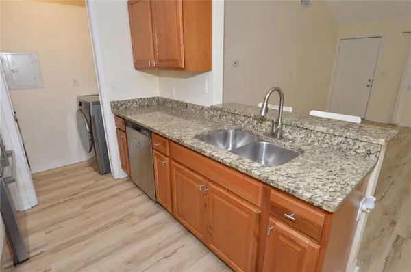 $1,875 | 10265 Gandy Boulevard North, Unit 1010, St. Petersburg, FL 33702