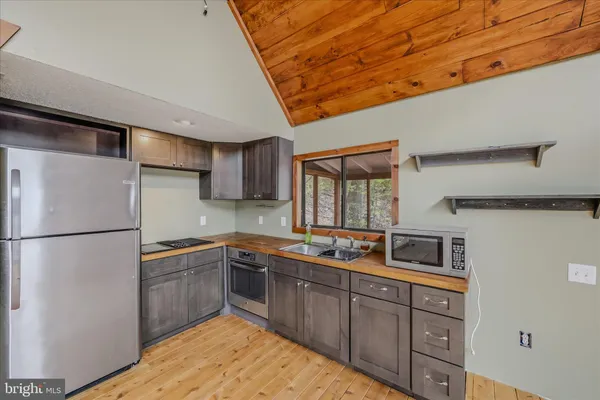 $299,900 | 494 Glenwood Lane, Gerrardstown, WV 25420