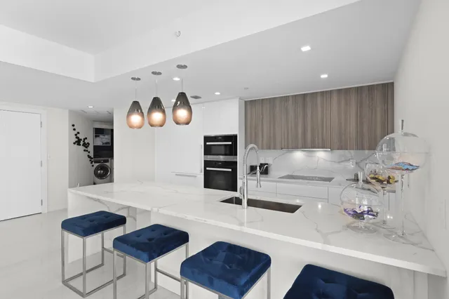 $3,275,000 | 730 North Ocean Boulevard, Unit 1402, Pompano Beach, FL 33062