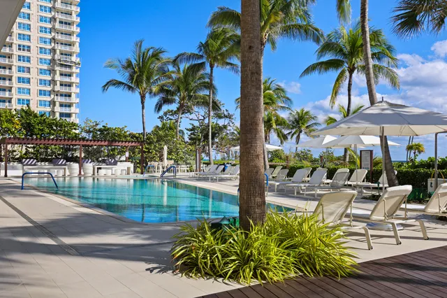 $3,275,000 | 730 North Ocean Boulevard, Unit 1402, Pompano Beach, FL 33062