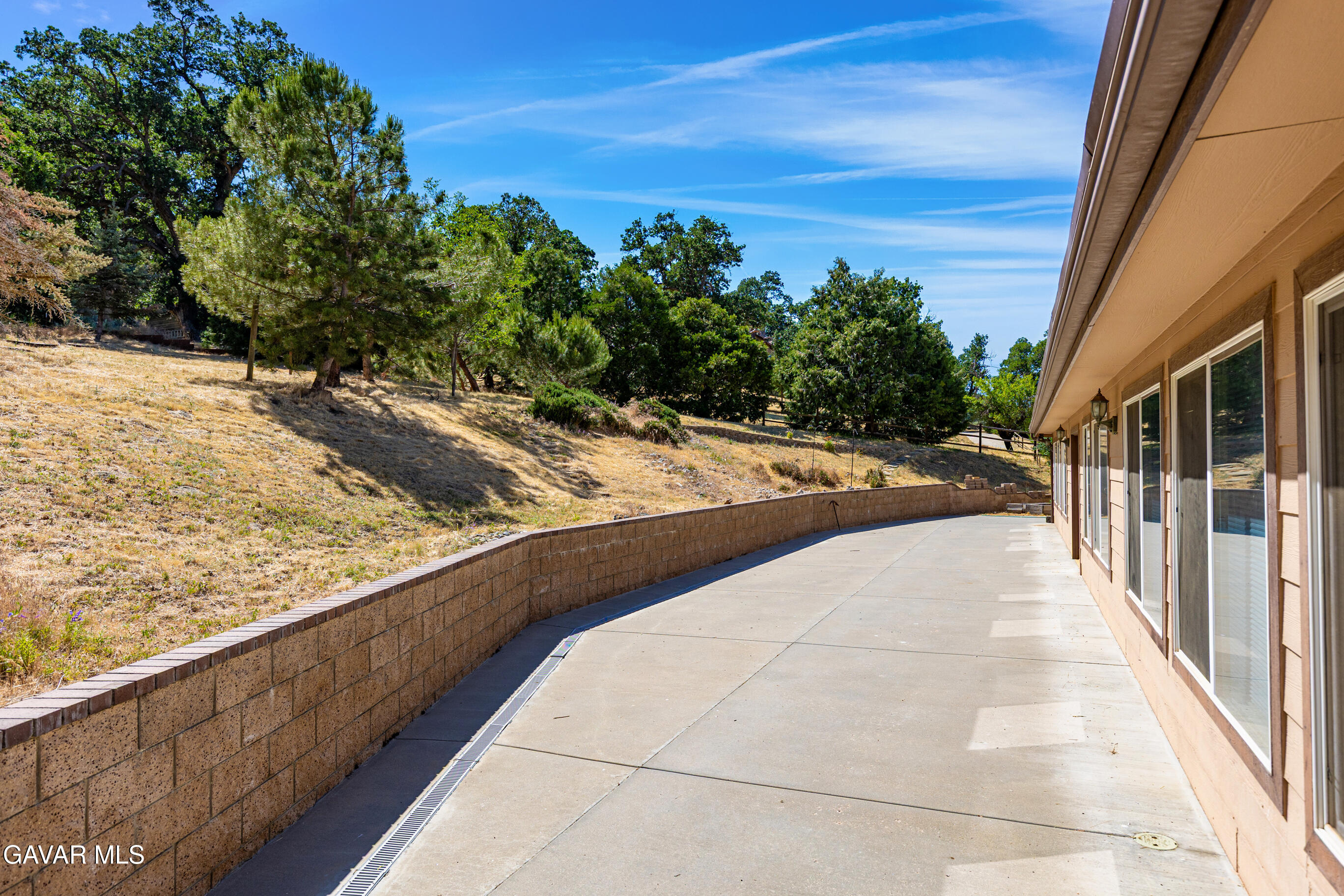 30100 Sunland Way Tehachapi, CA 93561 - Photo 32 of 44 a view of balcony with floor to ceiling windows