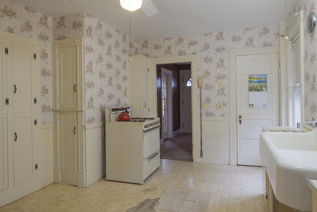 5 Danforth Avenue Saugus, MA 01906 - Photo 11 of 26 Gallery Image 11