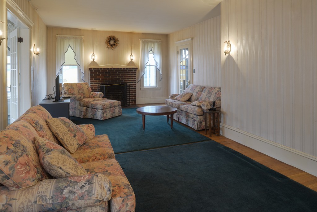 5 Danforth Avenue Saugus, MA 01906 - Photo 3 of 26 Gallery Image 3