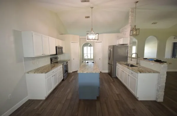 $2,100 | 241 Pine Shadow Lane, Auburndale, FL 33823