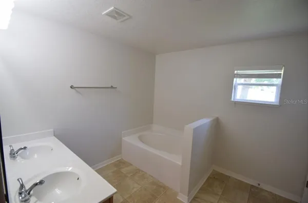 $2,100 | 241 Pine Shadow Lane, Auburndale, FL 33823