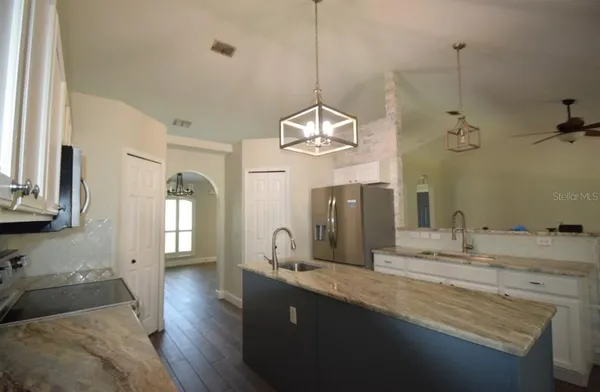 $2,100 | 241 Pine Shadow Lane, Auburndale, FL 33823