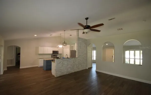 $2,100 | 241 Pine Shadow Lane, Auburndale, FL 33823