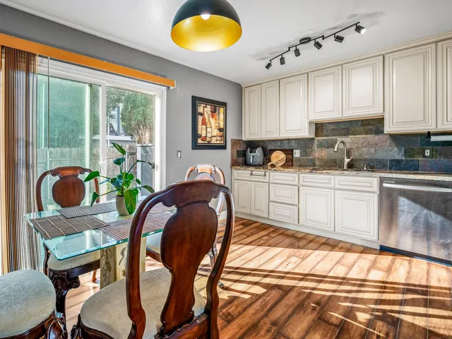 $299,000 | 5324 Garfield Avenue, Unit 3, Sacramento, CA 95841