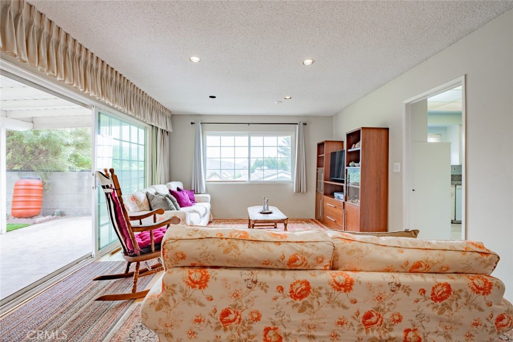 770 Foxkirk Road Glendale, CA 91206 - Photo 6 of 31