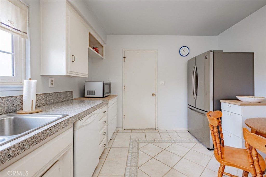 770 Foxkirk Road Glendale, CA 91206 - Photo 10 of 31