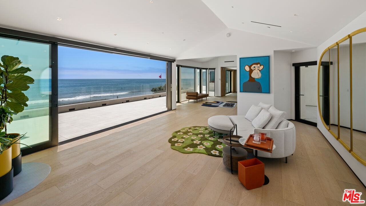 31100 Broad Beach Road Malibu, CA 90265 - Photo 16 of 38 a living room with furniture