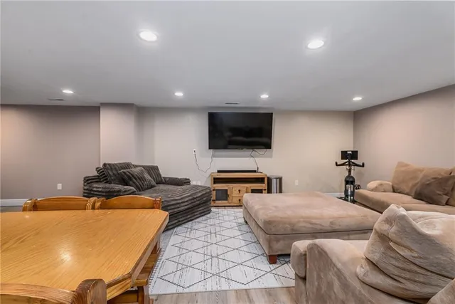 $424,950 | 22241 West Sycamore Street, Tonganoxie, KS 66086