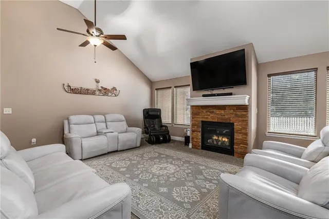 $424,950 | 22241 West Sycamore Street, Tonganoxie, KS 66086