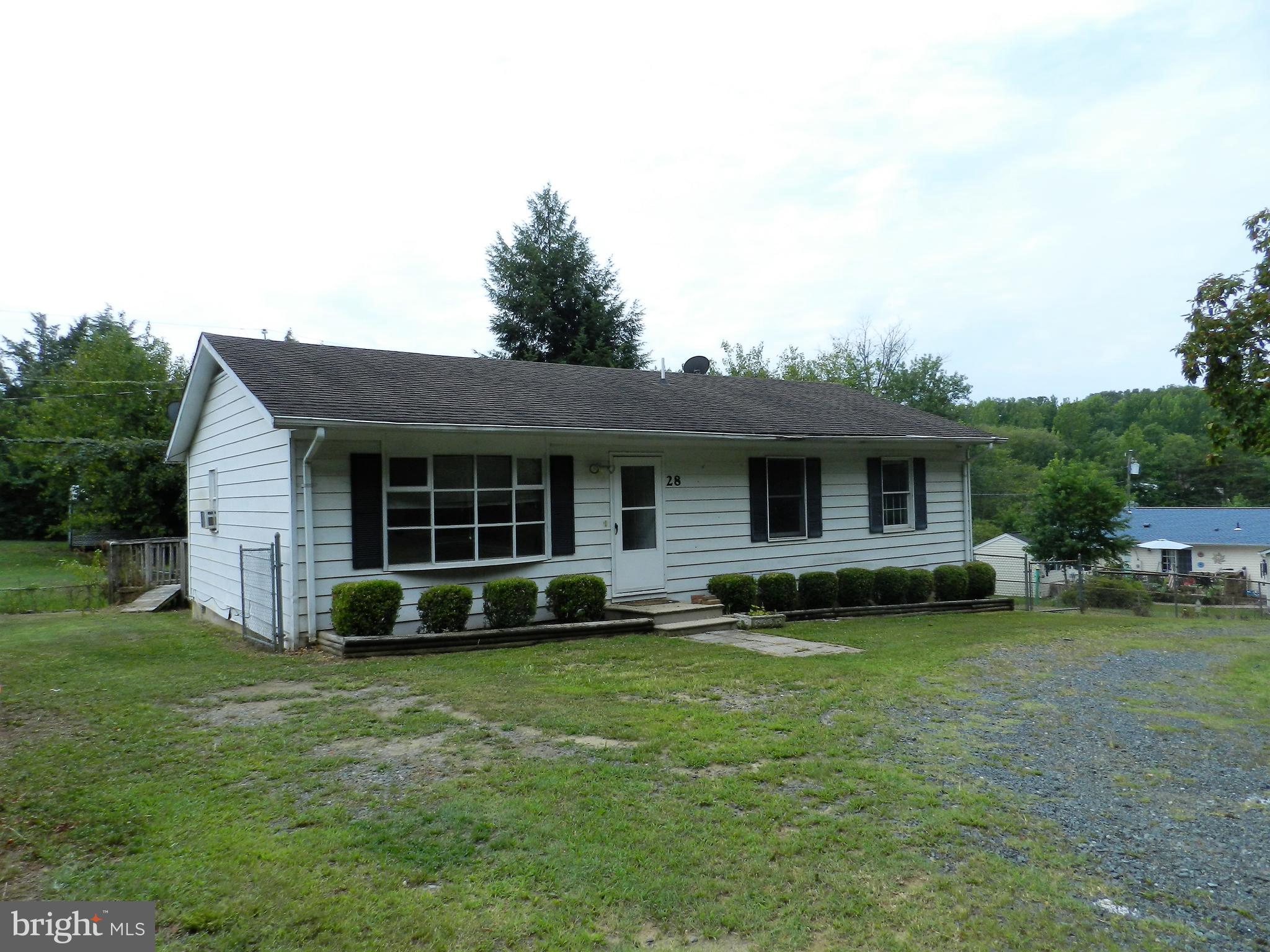 28 Morton Road Fredericksburg, VA 22405 - Photo 2 of 11