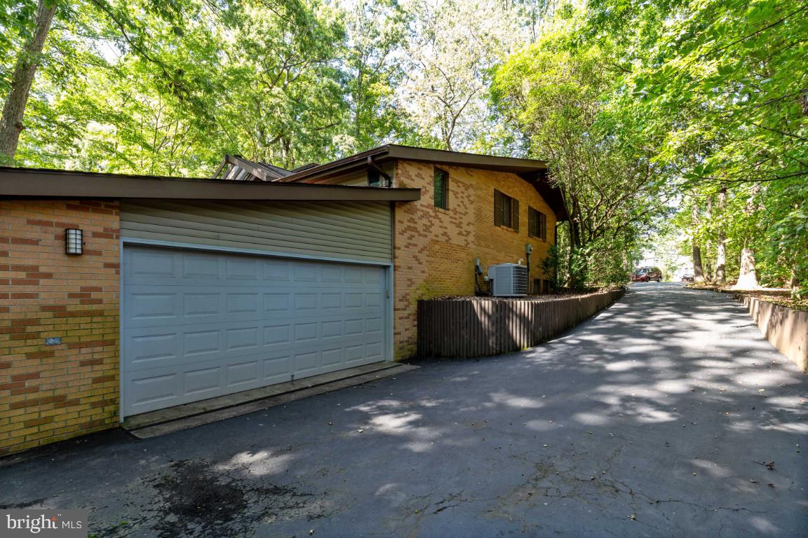 5230 Wendy Way Springfield, VA 22151 - Photo 4 of 44 Gallery Image 4