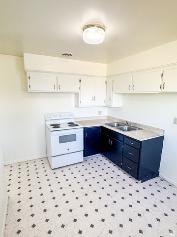 8810 South 280 East Sandy, UT 84070 - Photo 9 of 28