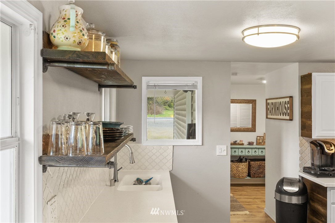 3710 Wishkah Road Aberdeen, WA 98520 - Photo 11 of 35 Gallery Image 11