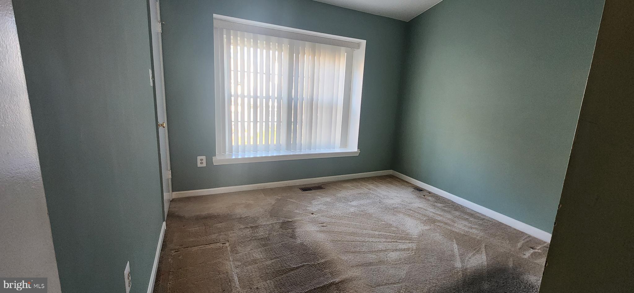 1543 Hugo Circle Silver Spring, MD 20906 - Photo 25 of 36 Bedroom 3 w/Walk-in Closet. Needs New Carpet.