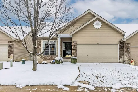 $420,000 | 160 Baxter Commons Drive, Manchester, MO 63011