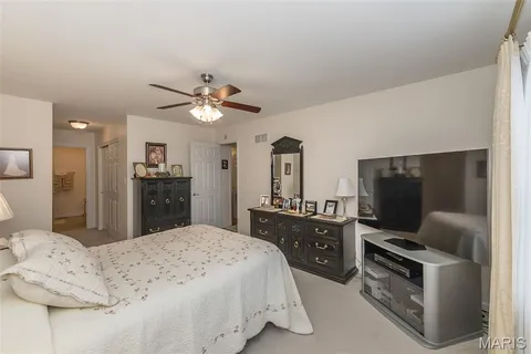 $420,000 | 160 Baxter Commons Drive, Manchester, MO 63011