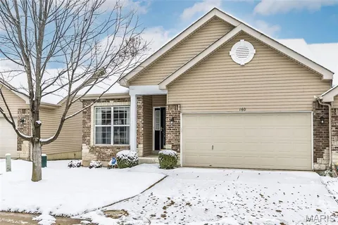 $420,000 | 160 Baxter Commons Drive, Manchester, MO 63011