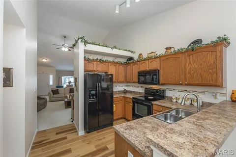 $420,000 | 160 Baxter Commons Drive, Manchester, MO 63011