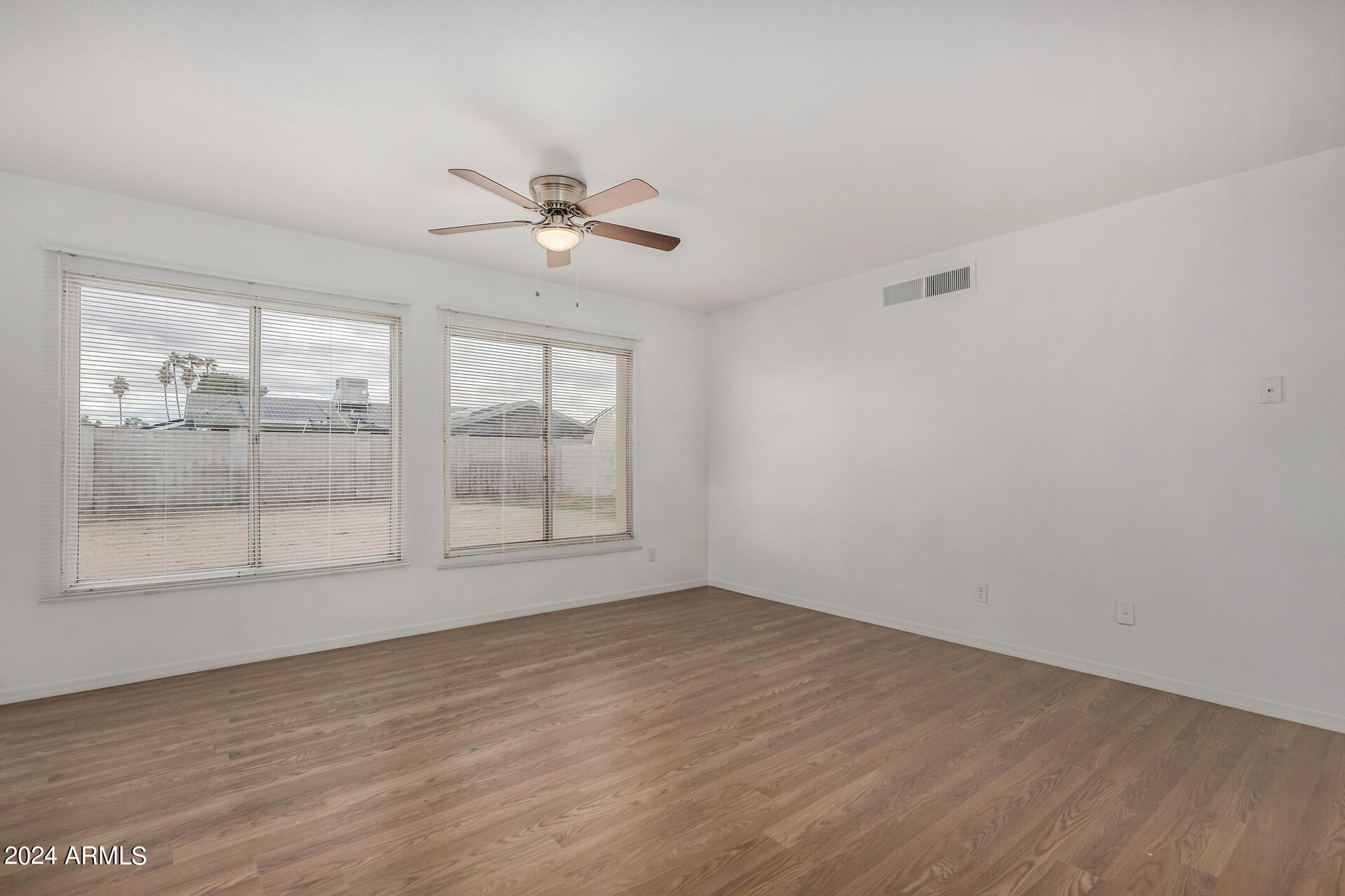 3808 West Calavar Road Phoenix, AZ 85053 - Photo 11 of 34 11 - Calavar