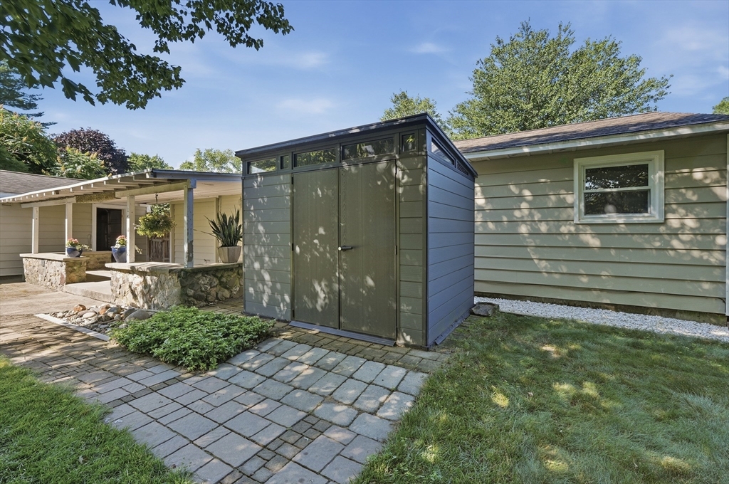 251 Shady Brook Lane Springfield, MA 01118 - Photo 24 of 32