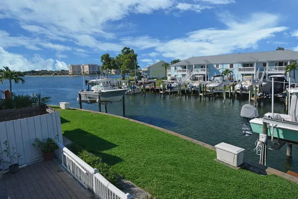 $3,500 | 5245 Coquina Key Drive Southeast, Unit D, St. Petersburg, FL 33705