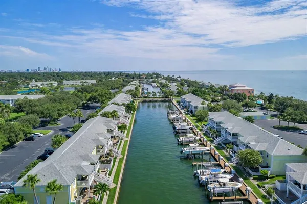 $3,500 | 5245 Coquina Key Drive Southeast, Unit D, St. Petersburg, FL 33705