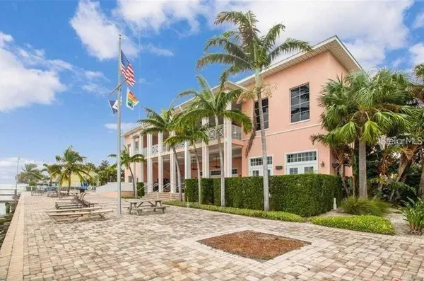 $3,500 | 5245 Coquina Key Drive Southeast, Unit D, St. Petersburg, FL 33705