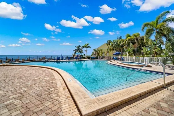 $3,500 | 5245 Coquina Key Drive Southeast, Unit D, St. Petersburg, FL 33705