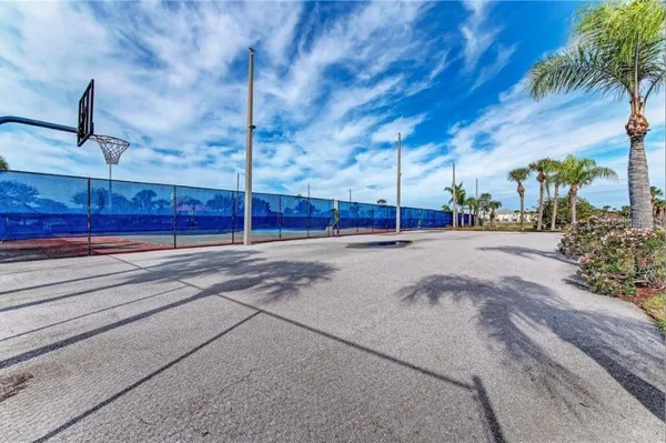 $3,500 | 5245 Coquina Key Drive Southeast, Unit D, St. Petersburg, FL 33705