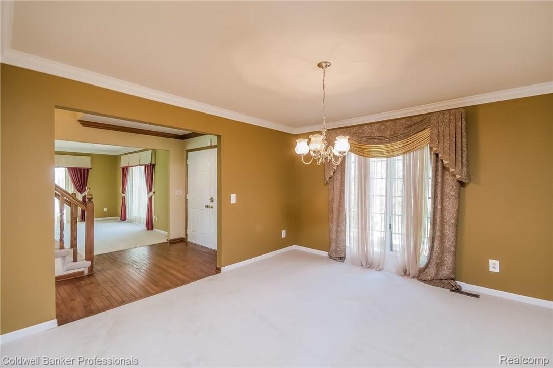 501 Sunlight Drive Rochester, MI 48309 - Photo 12 of 40 012-Dining_Room-2059802-medium.jpg