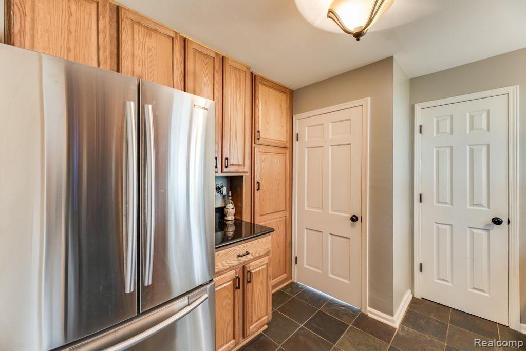 2119 Harvard Road Berkley, MI 48072 - Photo 6 of 29