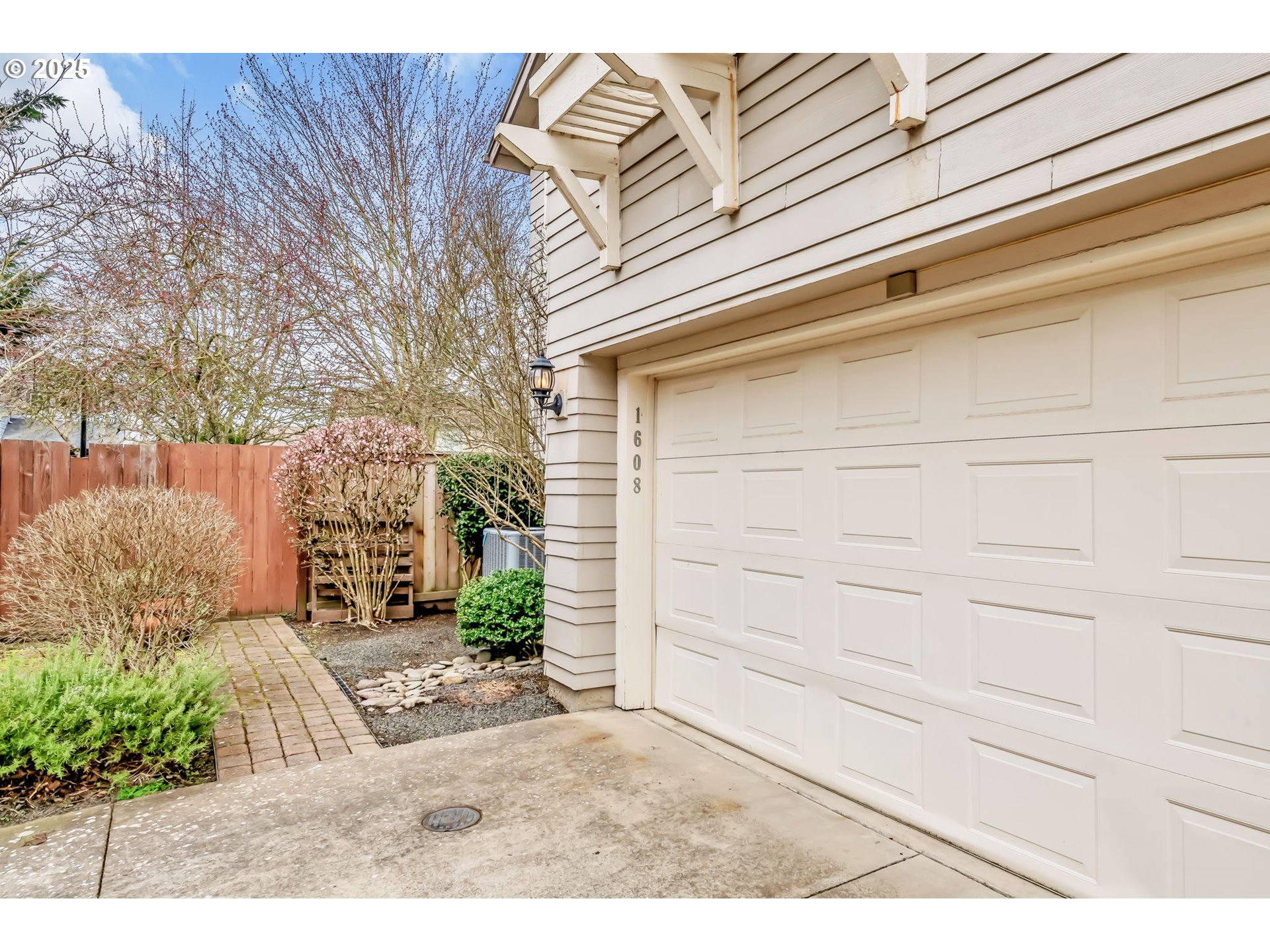 1608 Riley Lane Eugene, OR 97402 - Photo 3 of 46 Gallery Image 3