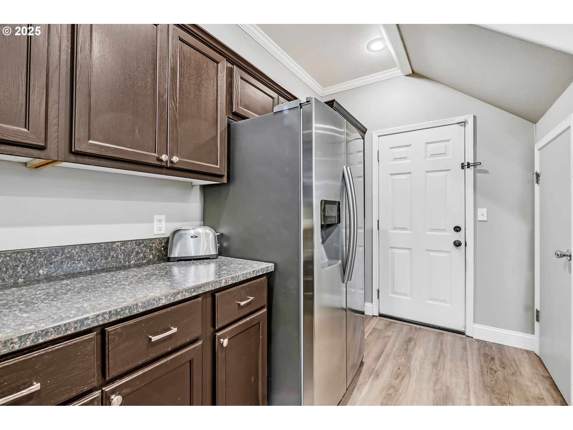 1608 Riley Lane Eugene, OR 97402 - Photo 10 of 46 Gallery Image 10