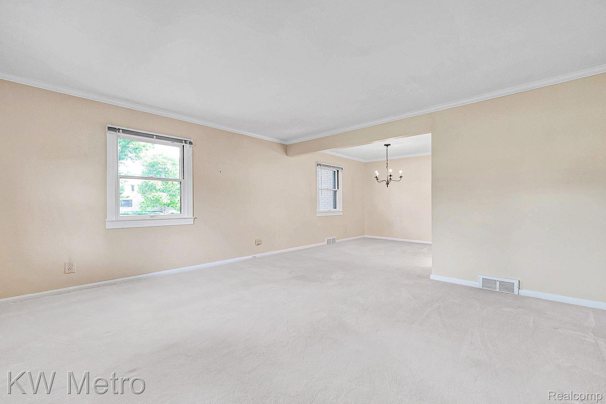 1964 Graefield Road Birmingham, MI 48009 - Photo 5 of 26 Living Room