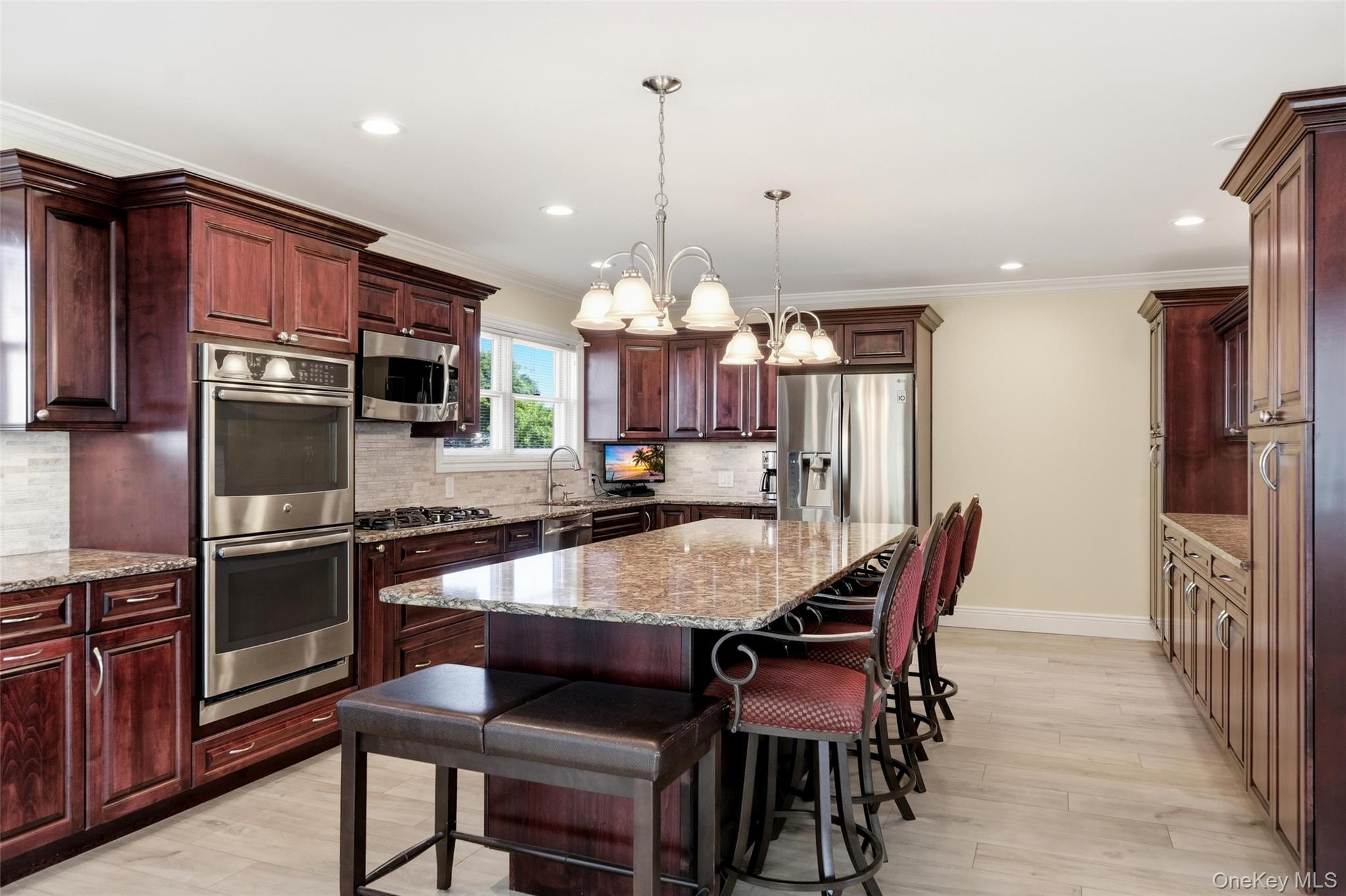 458 Little East Neck Road South Babylon, NY 11702 - Photo 9 of 34