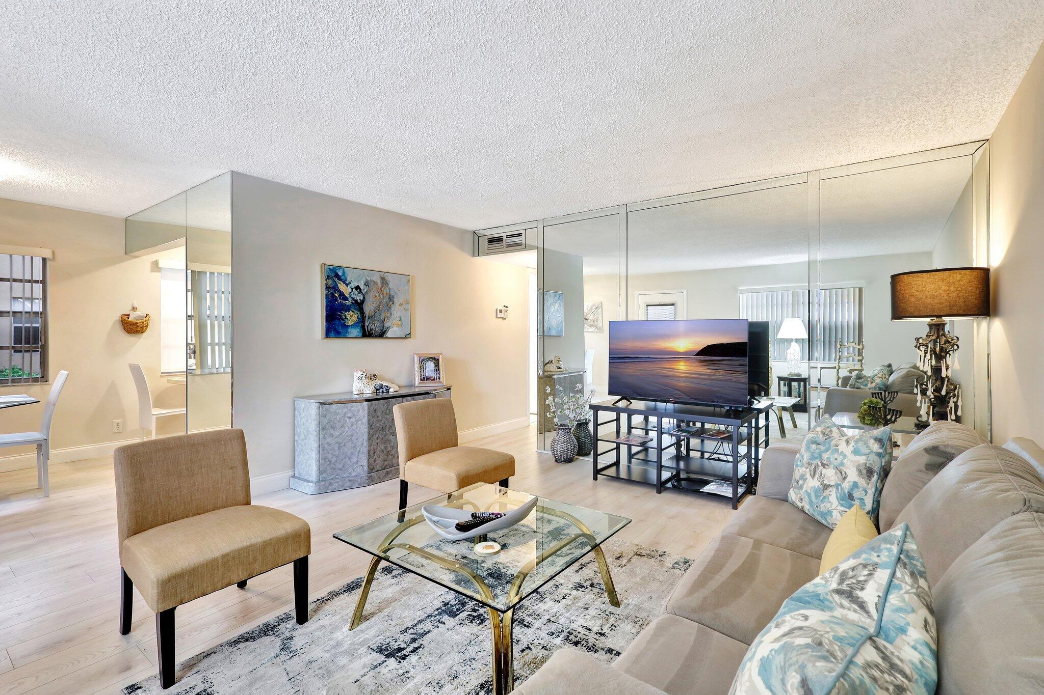 825 East Normandy Delray Beach, Unit R Delray Beach, FL 33484 - Photo 4 of 22 4-web-or-mls-_82A6350