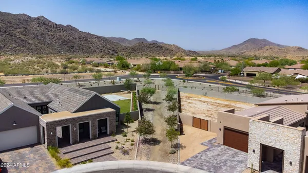 $1,100,000 | 812 East Summerside Road, Phoenix, AZ 85042