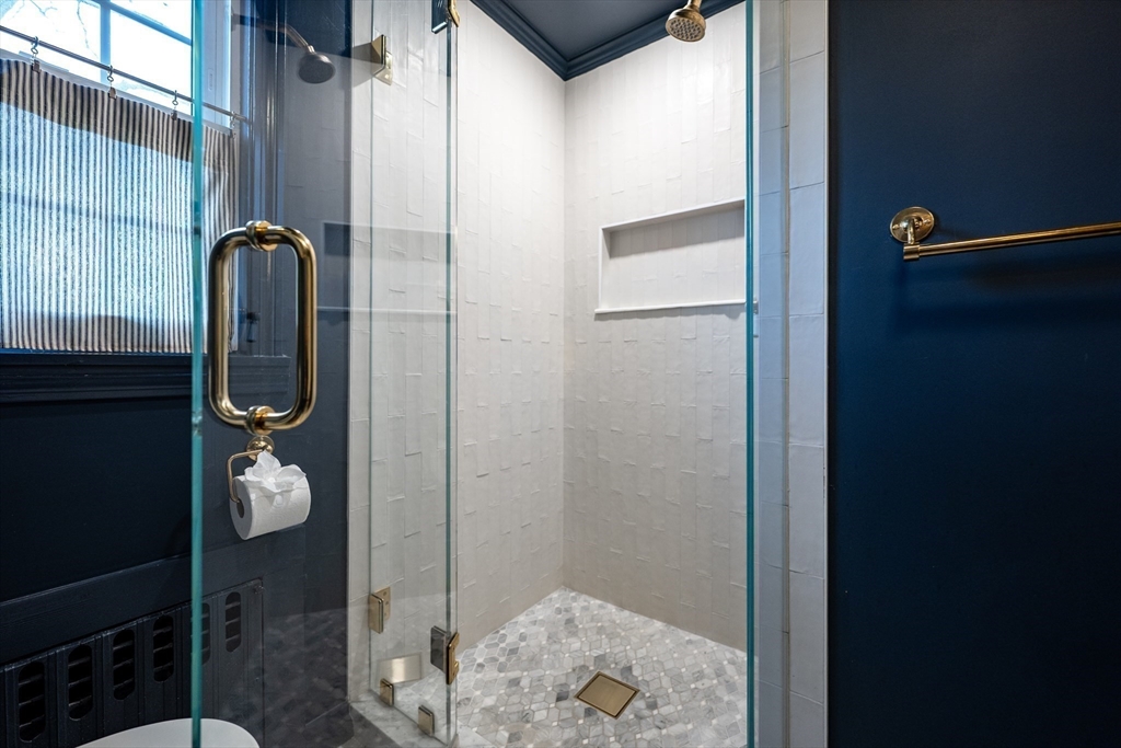 51 Como Road Boston, MA 02136 - Photo 13 of 37